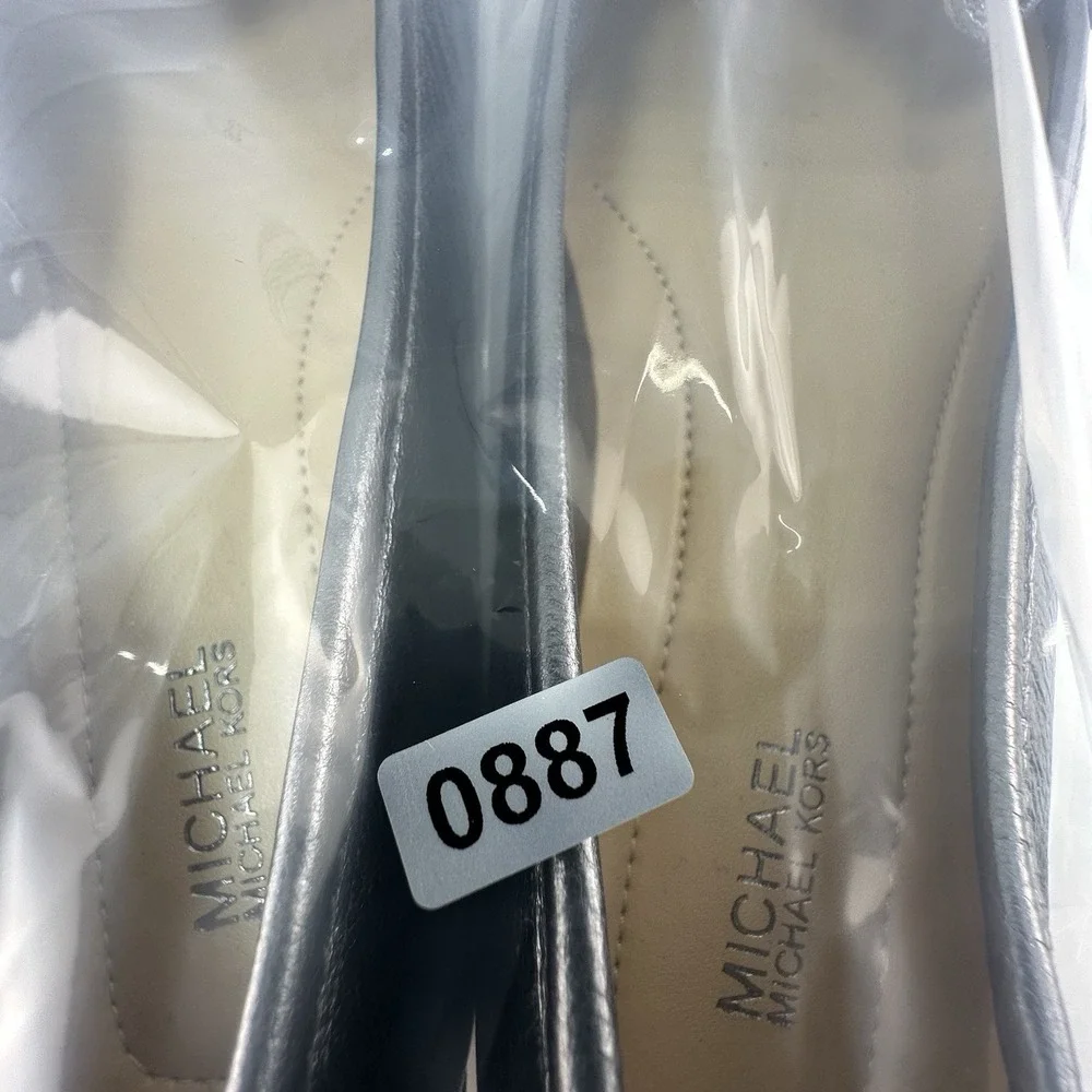 Michael Kors Women's Metallic Pewter Leather Loafers Size 7M Slip On Flats